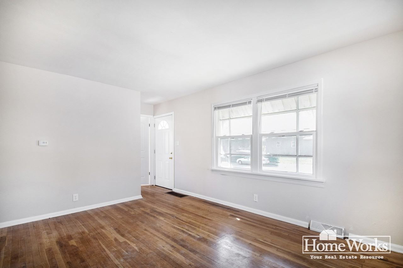 164 S Gladstone Ave - Photo 3 of 14