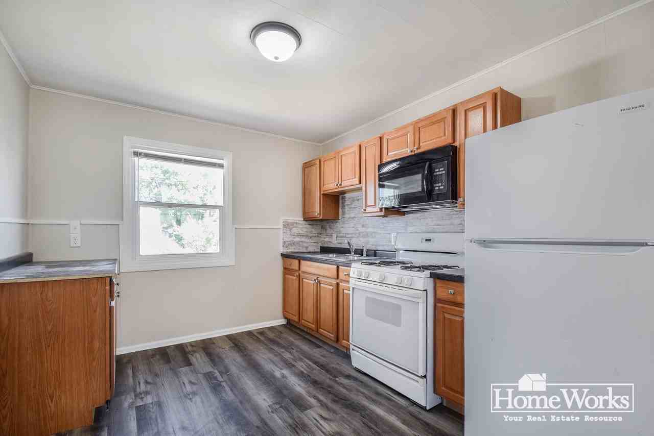 164 S Gladstone Ave - Photo 4 of 14