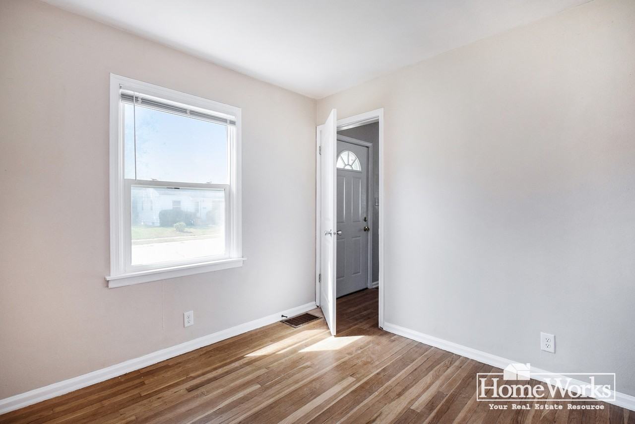 164 S Gladstone Ave - Photo 7 of 14