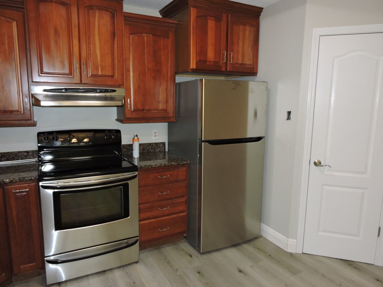 213 Southgate Dr - Photo 6 of 31