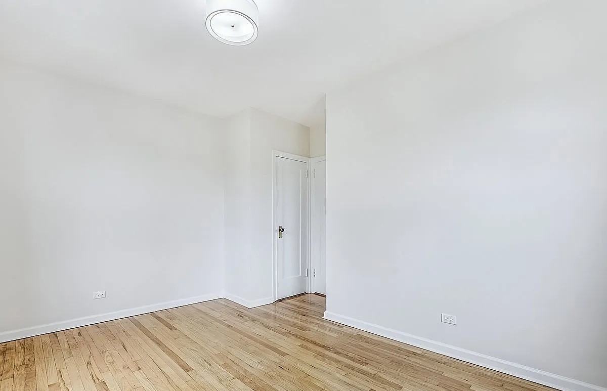 4855 43Rd St - Photo 4 of 10