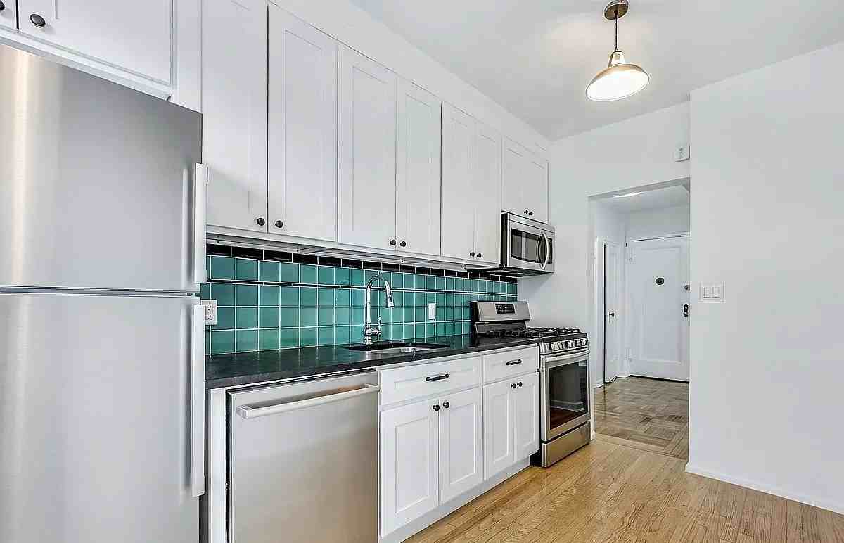 4855 43Rd St - Photo 7 of 10