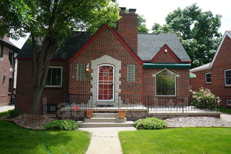 720 Ivy St - Photo 2 of 16