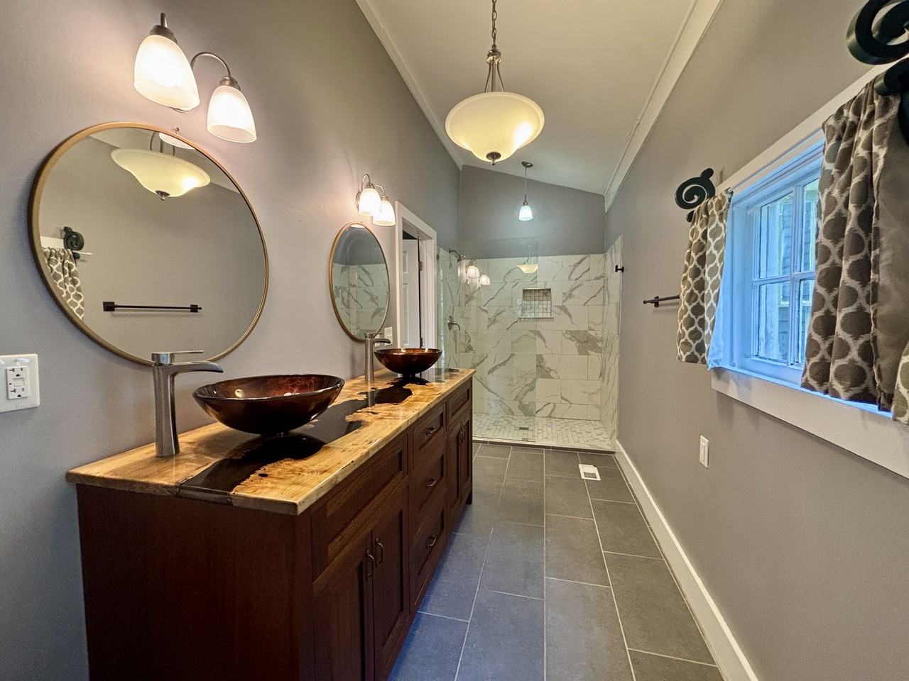 533 1st Ave - Photo 7 of 22