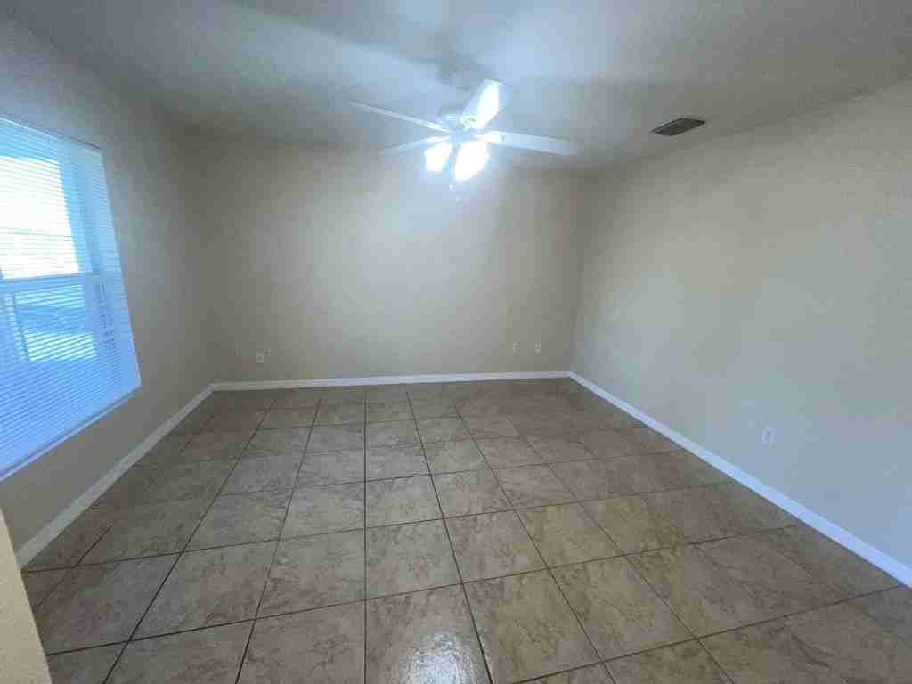 210 Hightower Ave S - Photo 6 of 18