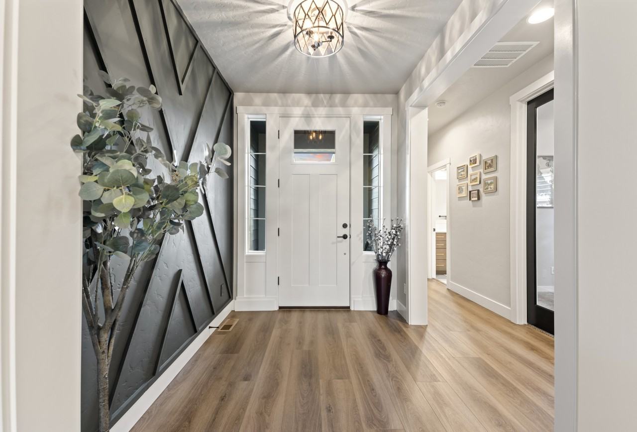 10238 Hazy Glen Dr - Photo 4 of 50