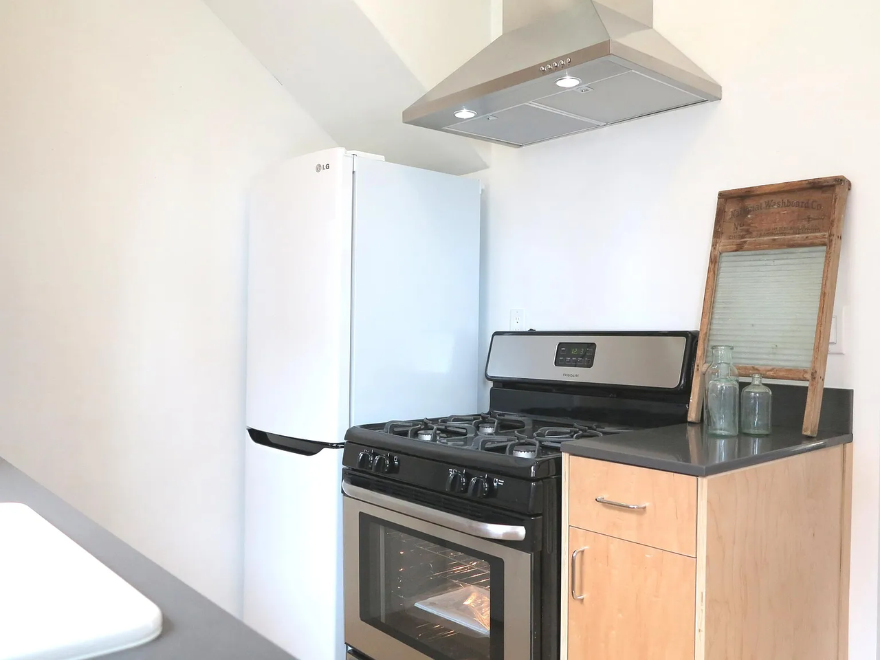 4221 Burns Ave - Photo 6 of 12