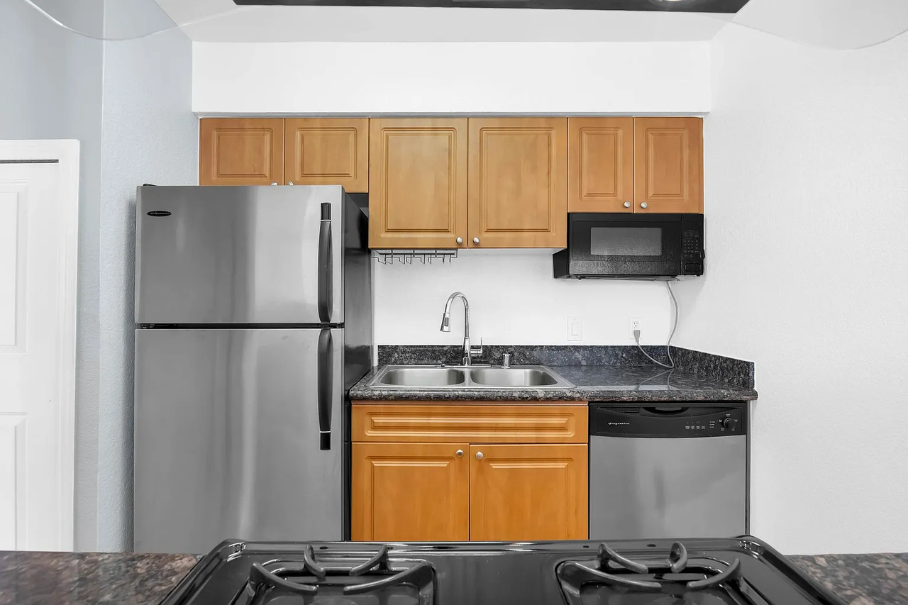 2090 Highpointe Dr #202 - Photo 3 of 14