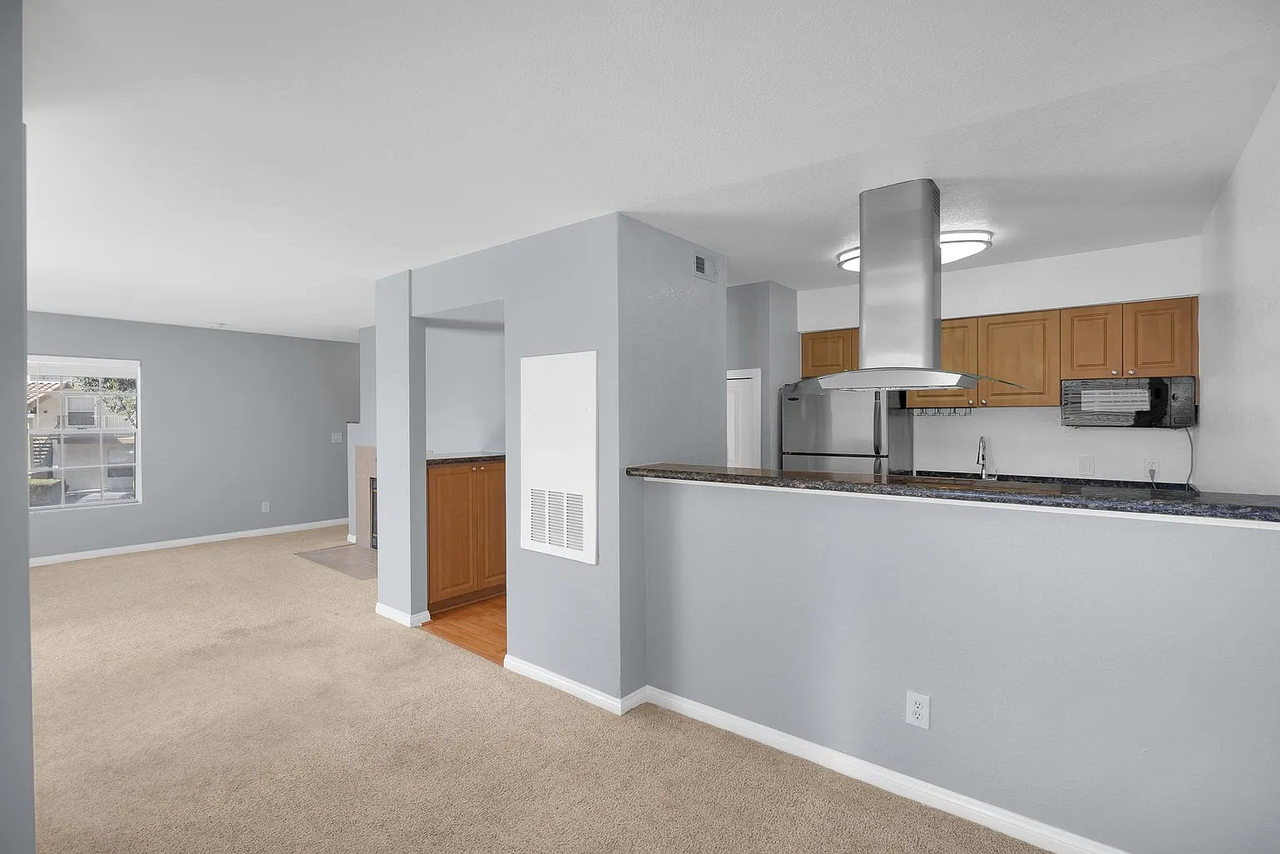 2090 Highpointe Dr #202 - Photo 4 of 14