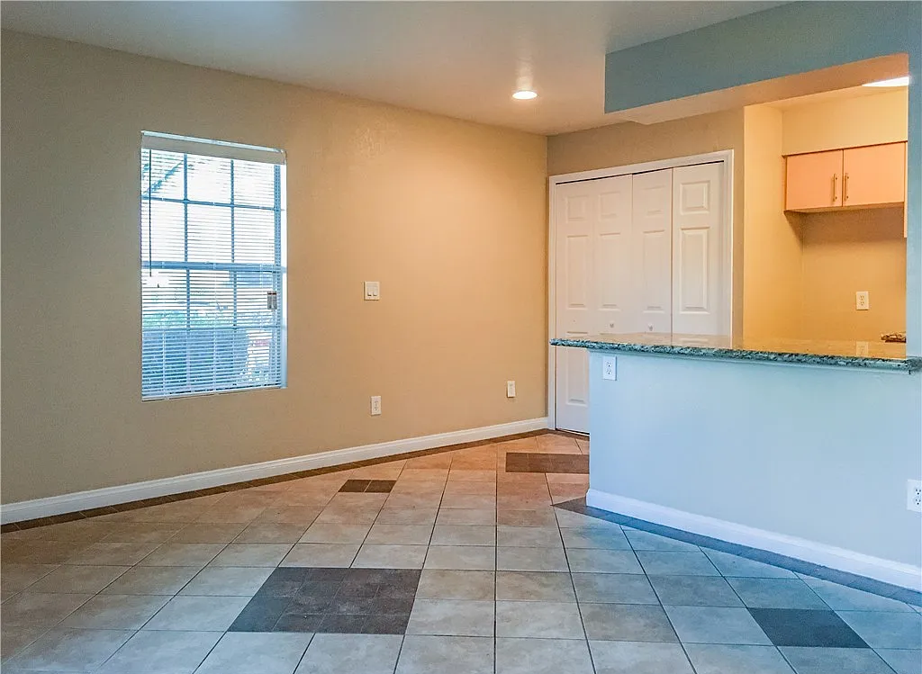 2160 Highpointe Dr #101 - Photo 4 of 12