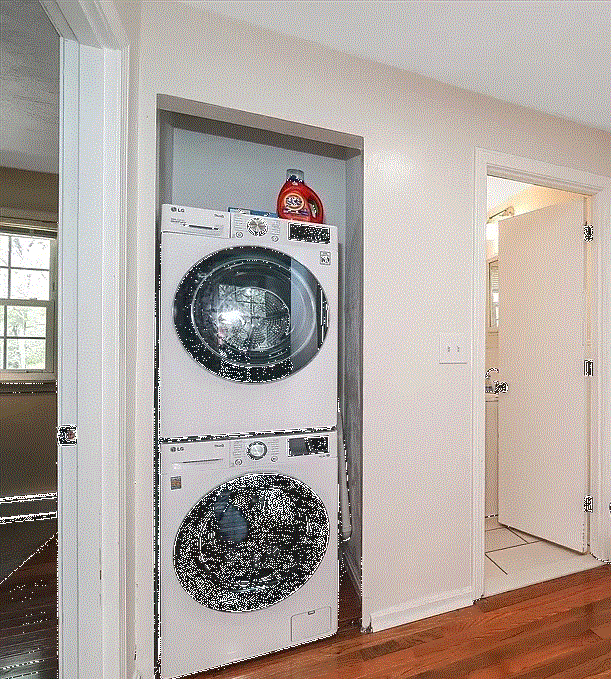 207 Samoset St - Photo 4 of 8