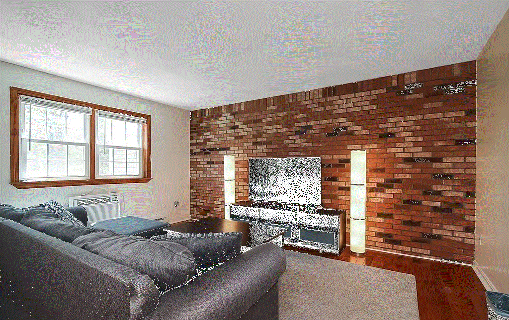 207 Samoset St - Photo 7 of 8