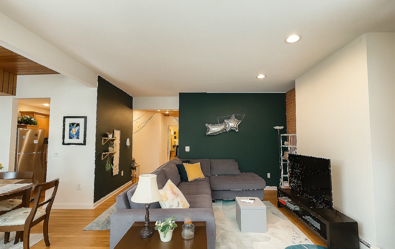 390 Riverway - Photo 3 of 8