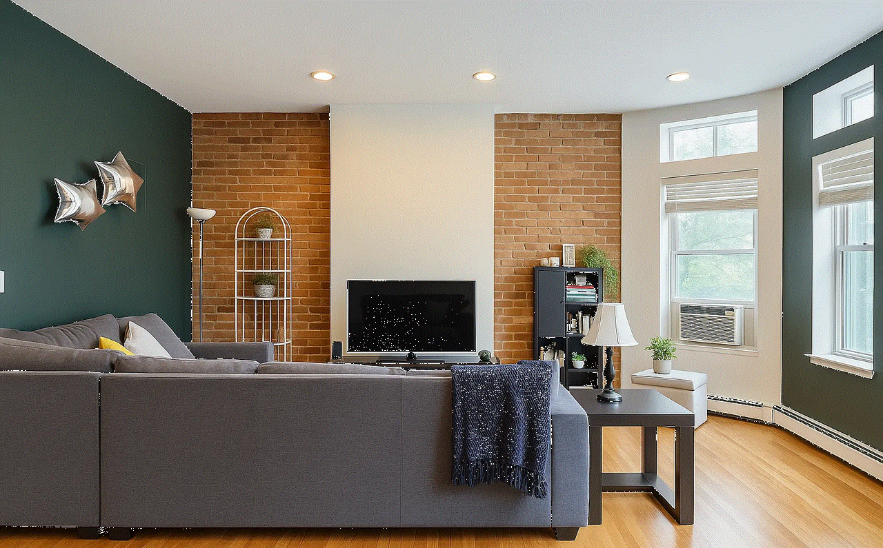 390 Riverway - Photo 4 of 8