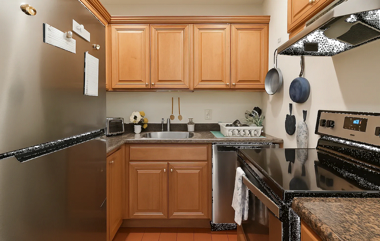 390 Riverway - Photo 5 of 8