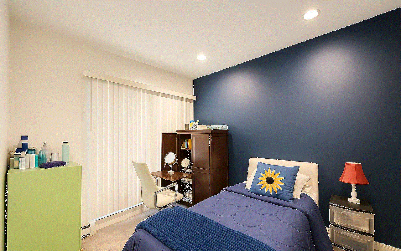 390 Riverway - Photo 7 of 8