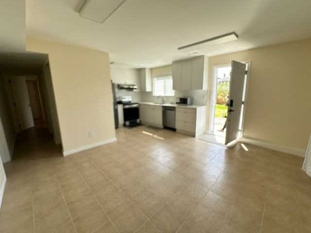 5560 Cedardale Crt - Photo 4 of 23