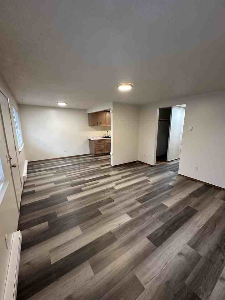 624 W Cedar St #9 - Photo 2 of 17