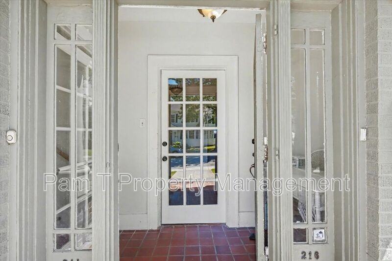 216 E 48th St - Photo 4 of 30