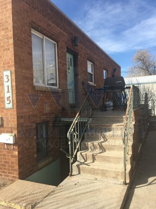 315 E Flint St #C - Photo 2 of 14