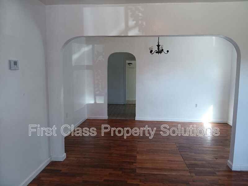 1701 Ne 34th St - Photo 4 of 15