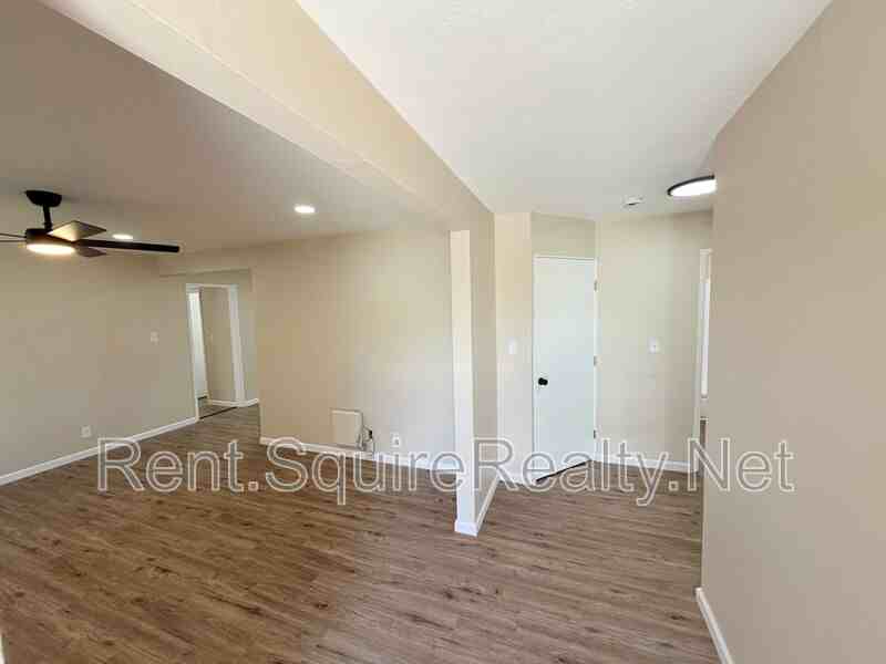 355 S Aspan Ave - Photo 4 of 22