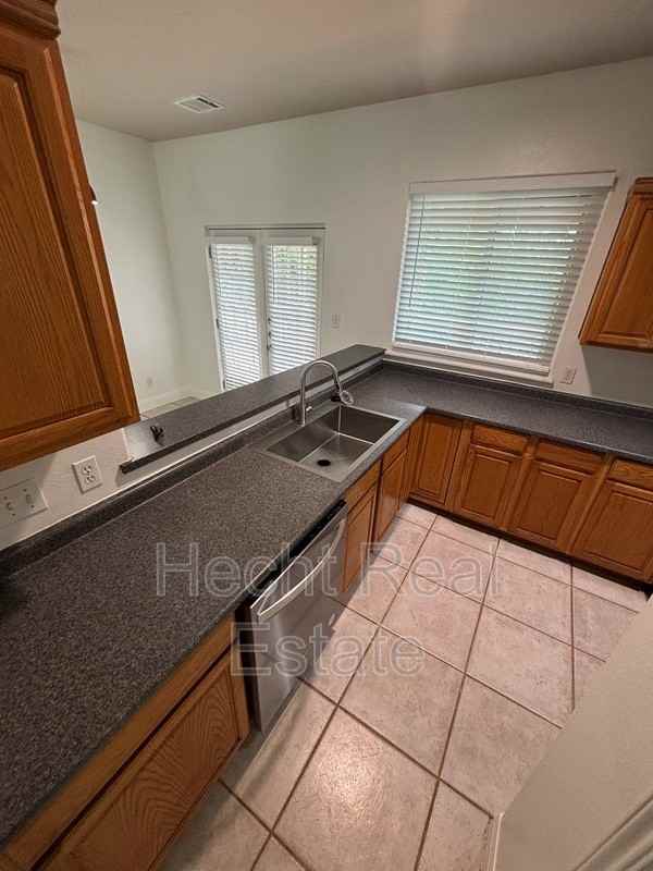 5711 China Berry Rd - Photo 6 of 22