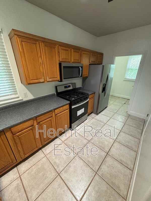 5711 China Berry Rd - Photo 7 of 22