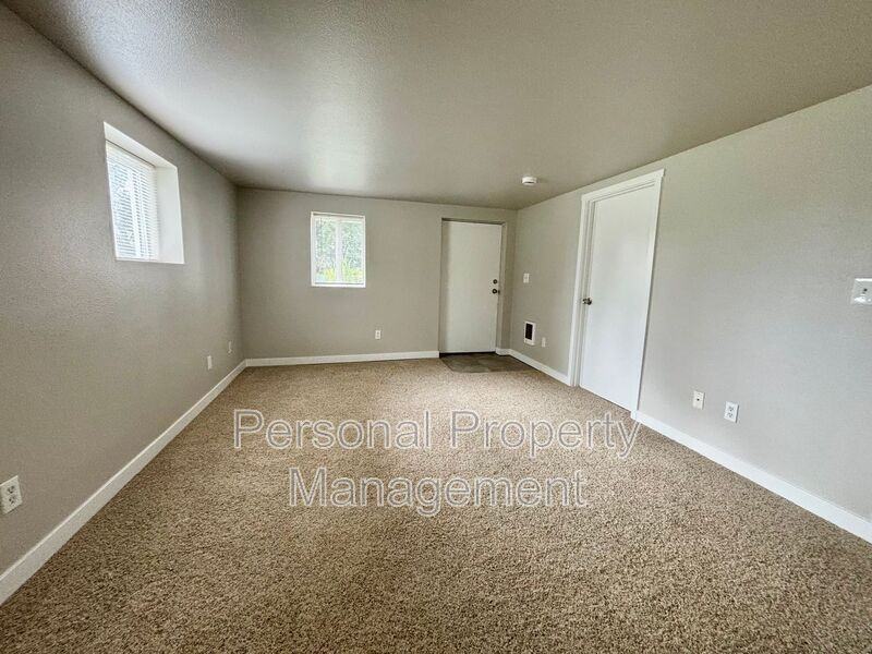 525 Nw 10th Ave #B - Photo 2 of 9