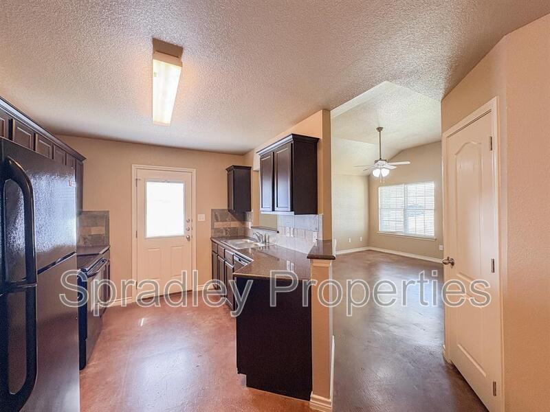 723B E Ridge Blvd - Photo 4 of 14