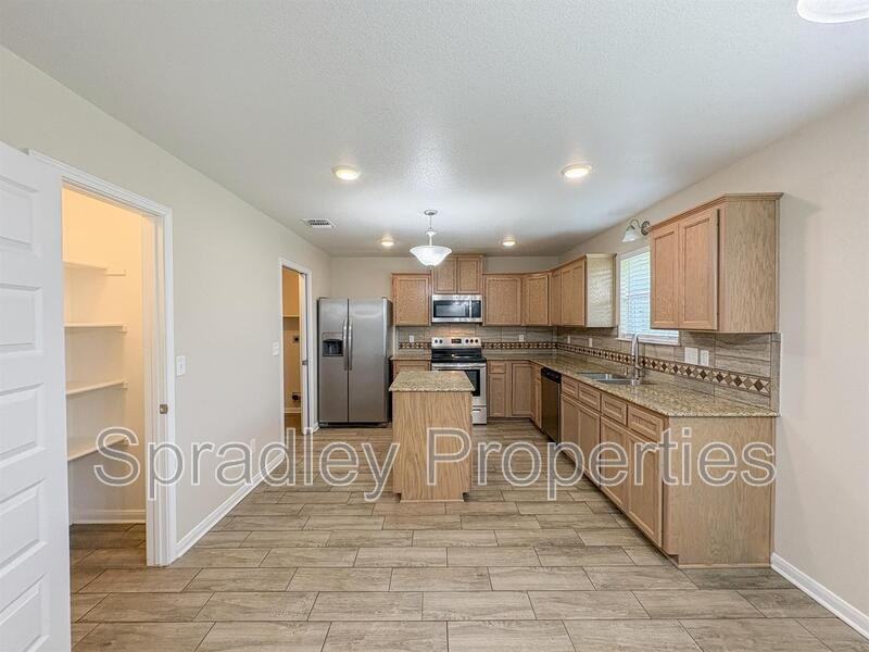 826 Kacie Dr - Photo 3 of 13