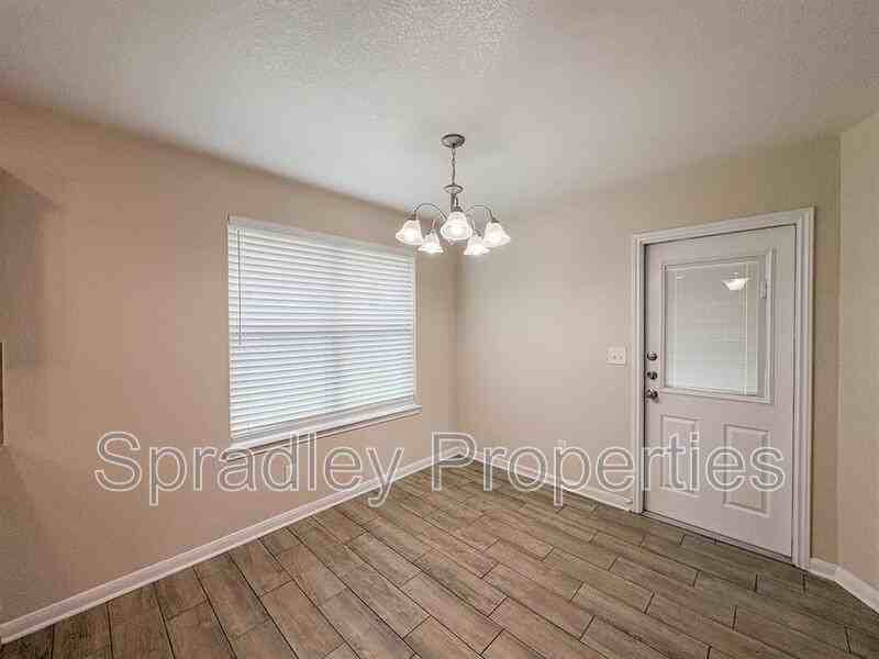 826 Kacie Dr - Photo 5 of 13