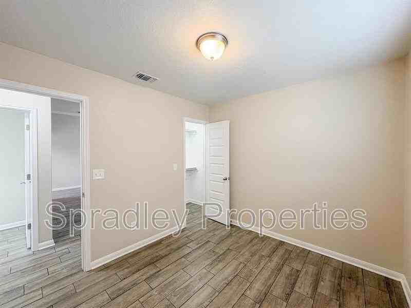 826 Kacie Dr - Photo 6 of 13