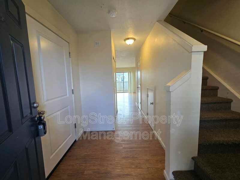 1810 College St - Photo 4 of 30