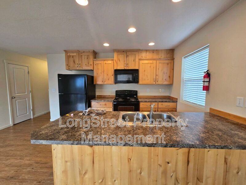 1810 College St - Photo 7 of 30