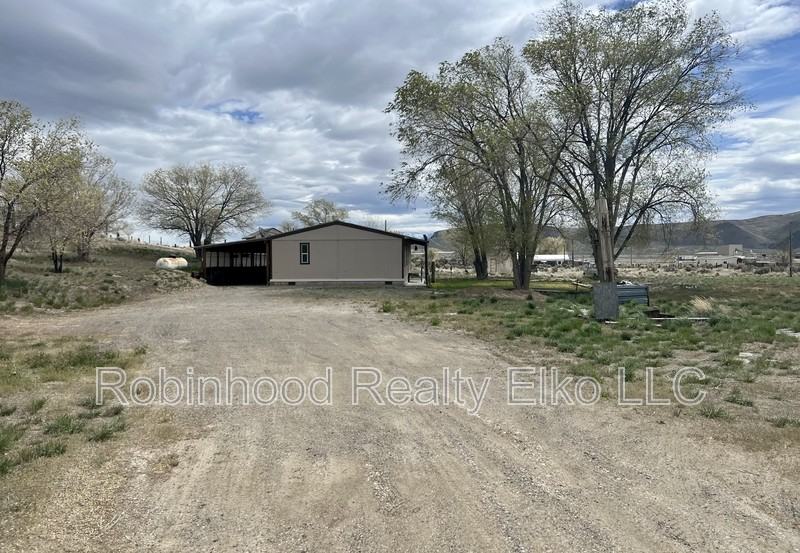 5296 Comanche Ave - Photo 2 of 35