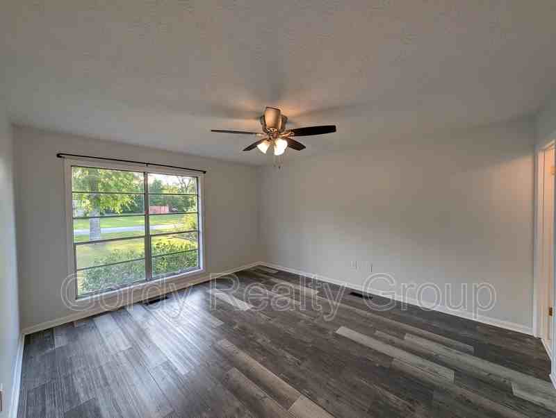 2994 Madison St - Photo 4 of 17