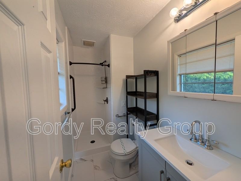 2994 Madison St - Photo 5 of 17