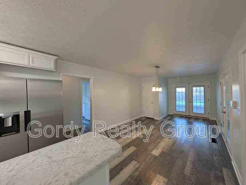 2994 Madison St - Photo 7 of 14