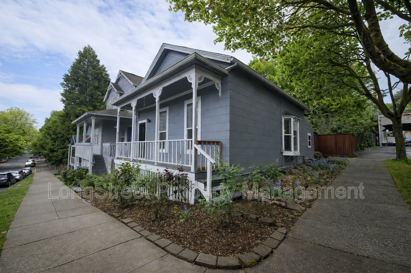 1734 Sw Market St - Photo 2 of 32