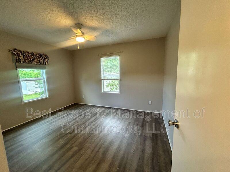 8805 Jen Rue Ln - Photo 4 of 16