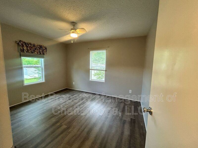 8805 Jen Rue Ln - Photo 6 of 16