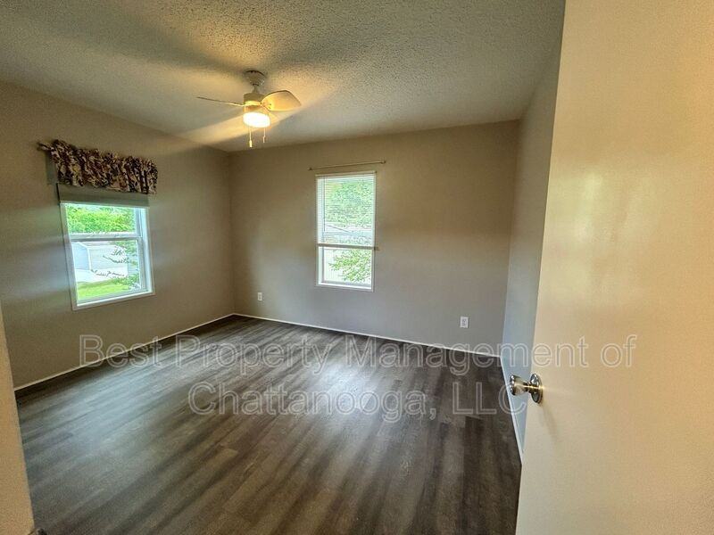 8805 Jen Rue Ln - Photo 7 of 16