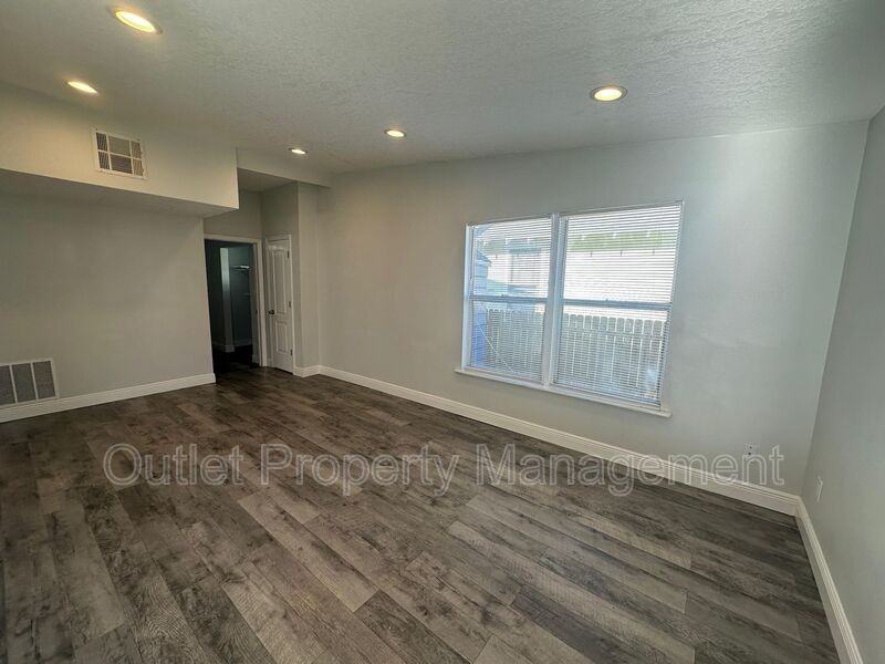 129 E Concord St #129B - Photo 5 of 18