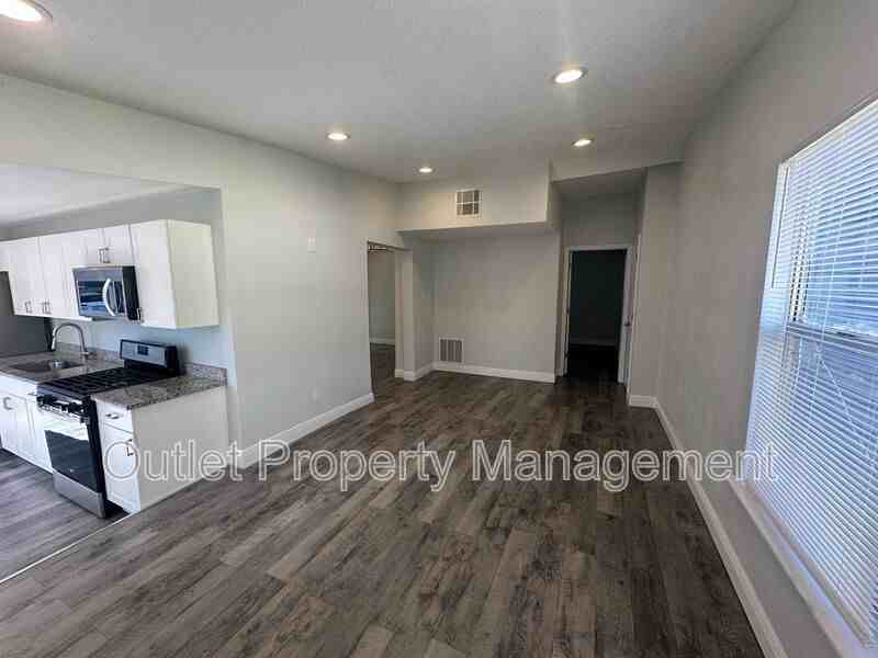 129 E Concord St #129B - Photo 6 of 18