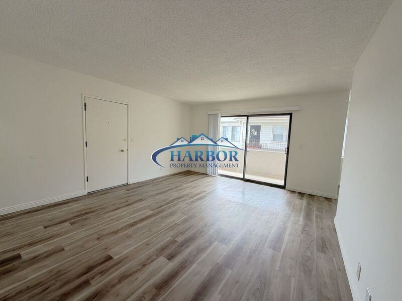 213 W Manchester Blvd #6 - Photo 3 of 10