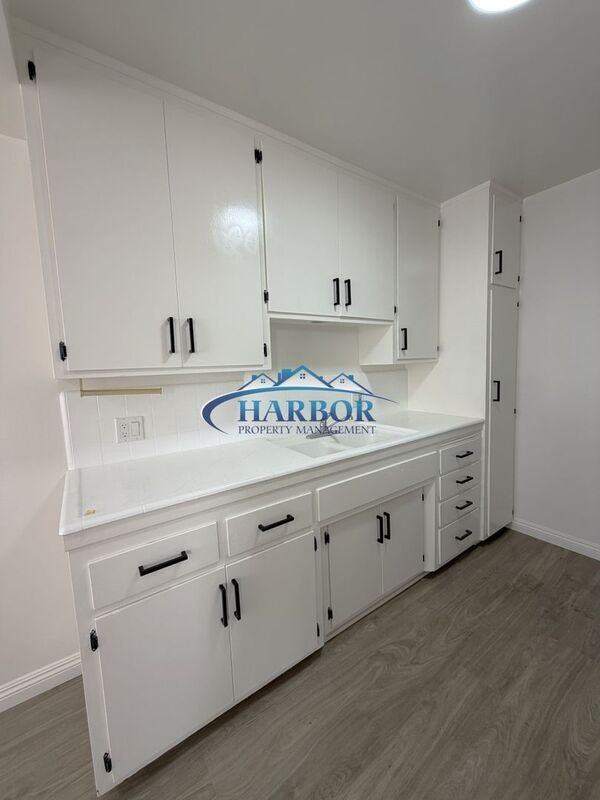 213 W Manchester Blvd #6 - Photo 5 of 10