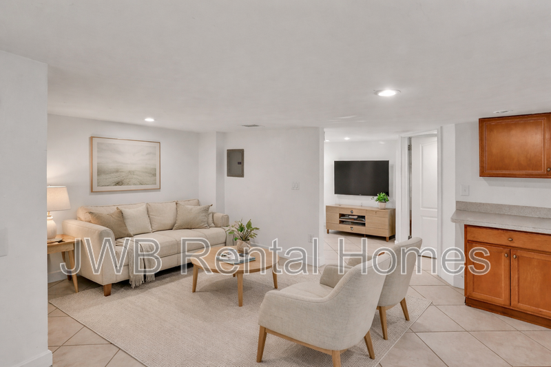 1653 Dancy St - Photo 7 of 14