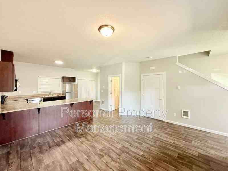 12600 Ne 49th St - Photo 4 of 18