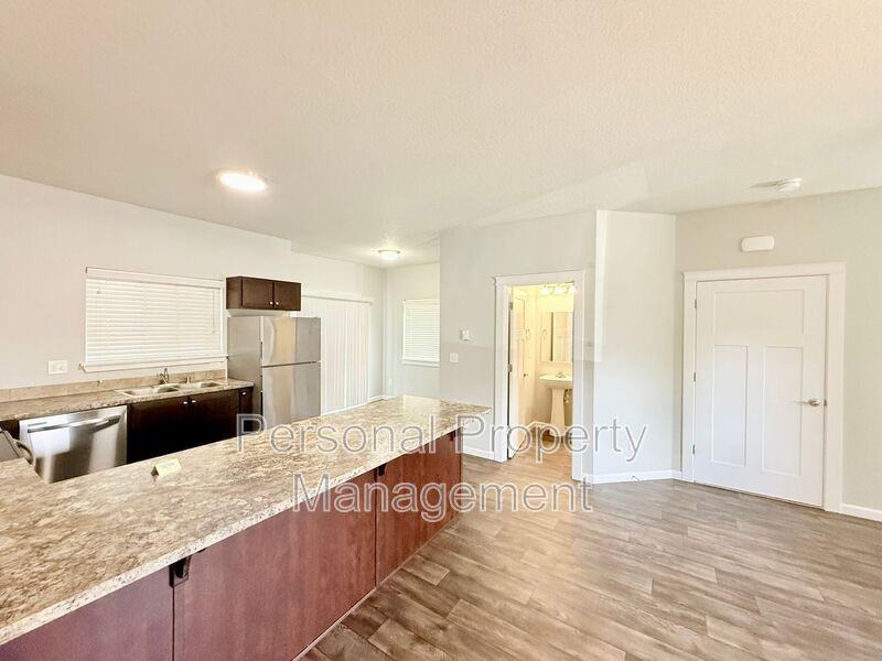 12600 Ne 49th St - Photo 6 of 18